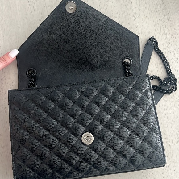 YSL ENVELOPE MEDIUM IN QUILTED GRAIN DE POUDRE EMBOSSED LEATHER
NOIR - Picture 12 of 15